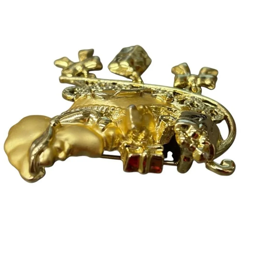 Dancraft Gold Tone Santa Clause In Sleigh Brooch Pin